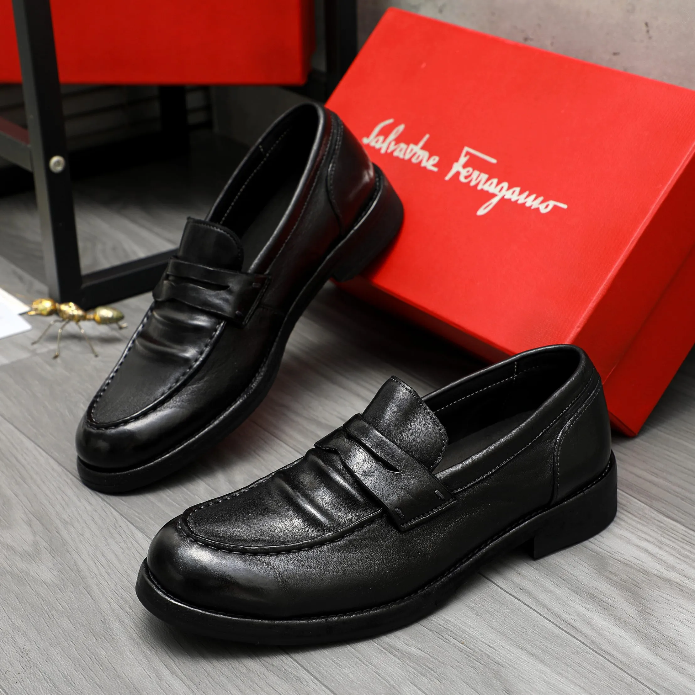 Men's shoes 💰880 Product trademark: LV "Louis Vuitton" business casual slip-on leather shoes Regular size: 37-46 Product materials: Selected high-quality cowhide upper, pigskin lining, rubber outsole